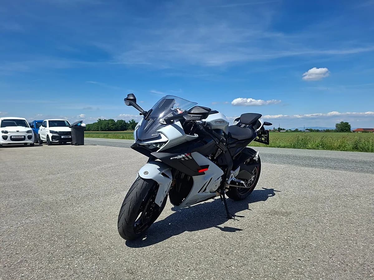 CFMOTO 675SR-R