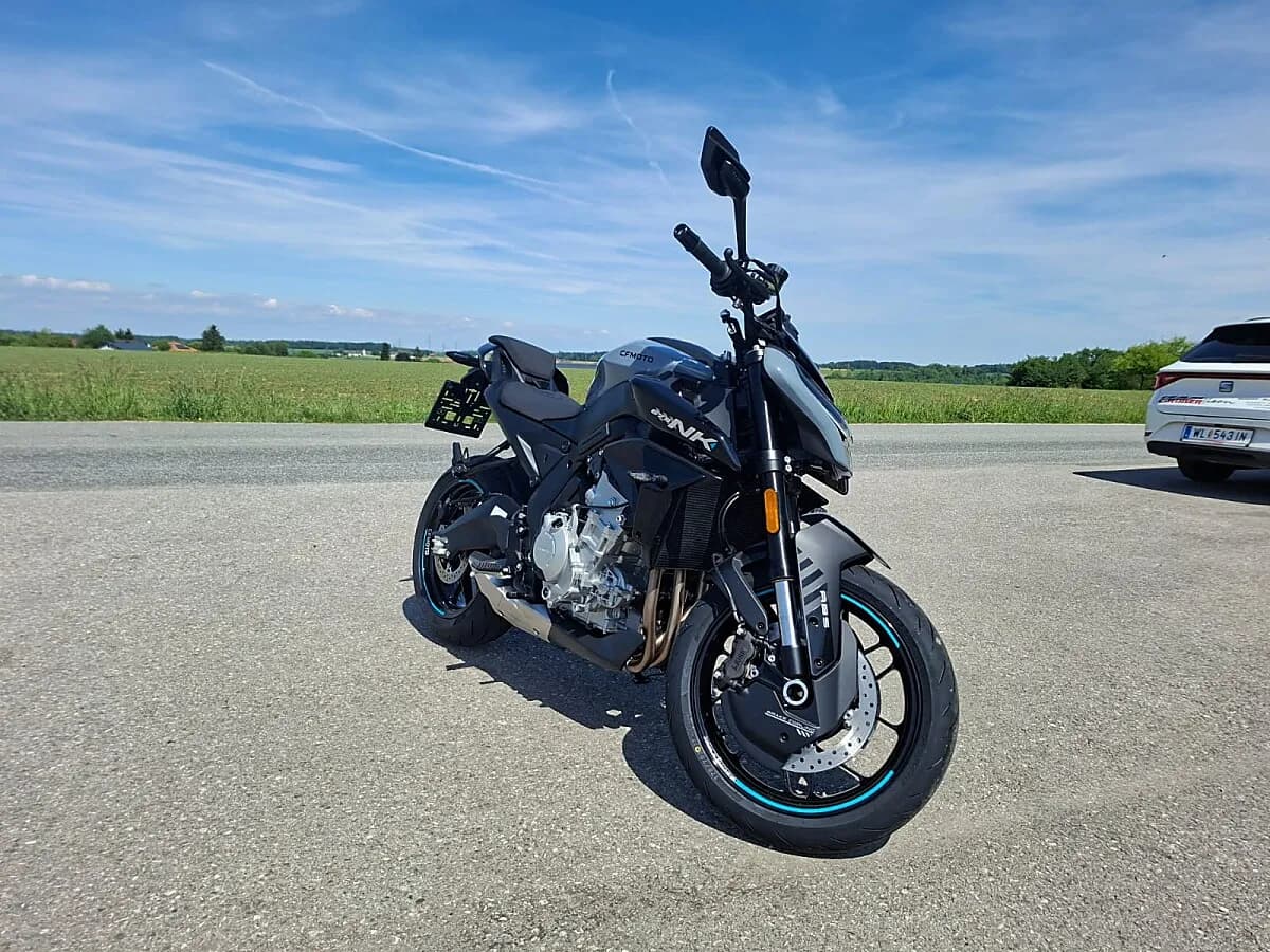 CFMOTO 675NK