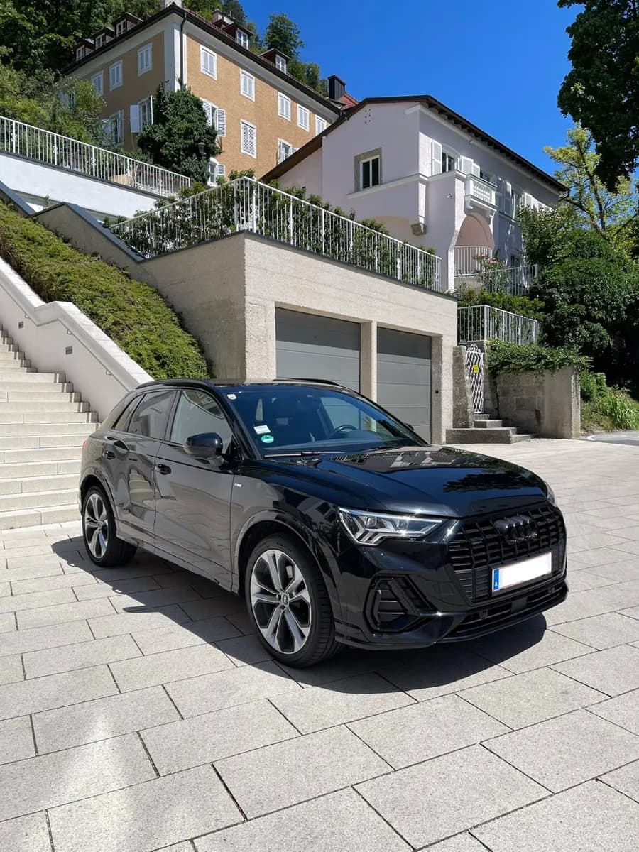 Audi Q3 2022 – € 32.000, 101 669 km – Bild 1 von 35