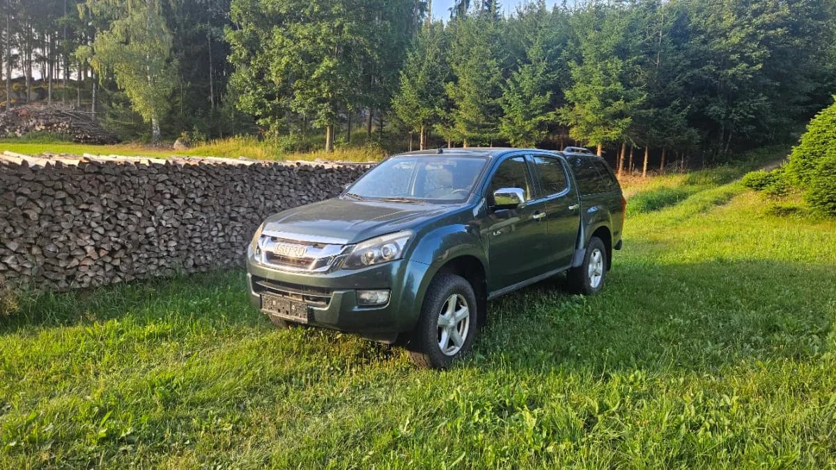 Isuzu Sonstige 2013 – € 16.500, 121 500 km – Bild 1 von 10