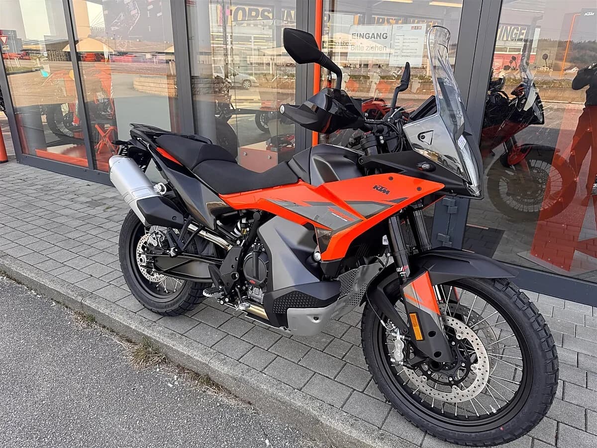 KTM 790