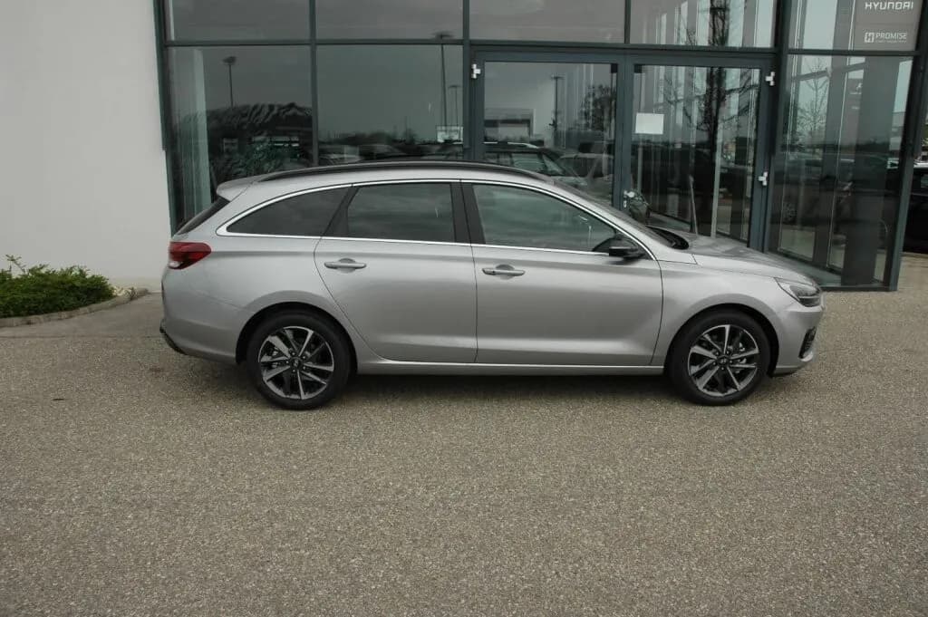 Hyundai i30 – € 35.010, 6 km – Bild 1 von 16