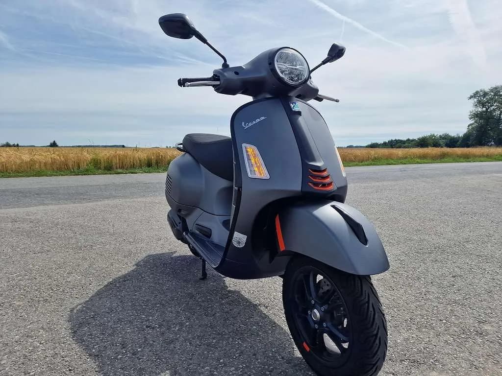 Vespa GTS – € 6.699, 0 km – Bild 1 von 4