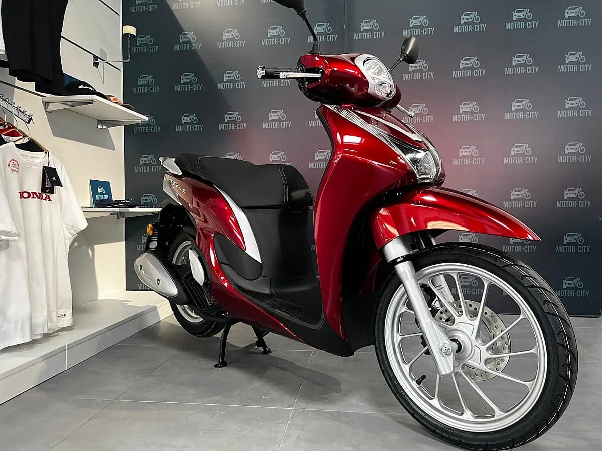 Honda SH – € 2.790, 1 km – Bild 1 von 5