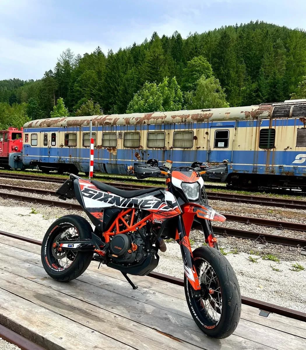 KTM 690