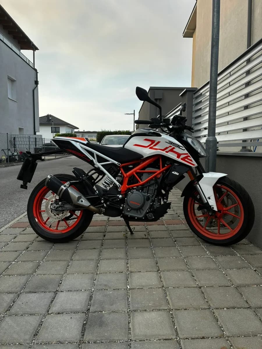 KTM Duke 2017 – € 3.200, 20 000 km – Bild 1 von 6