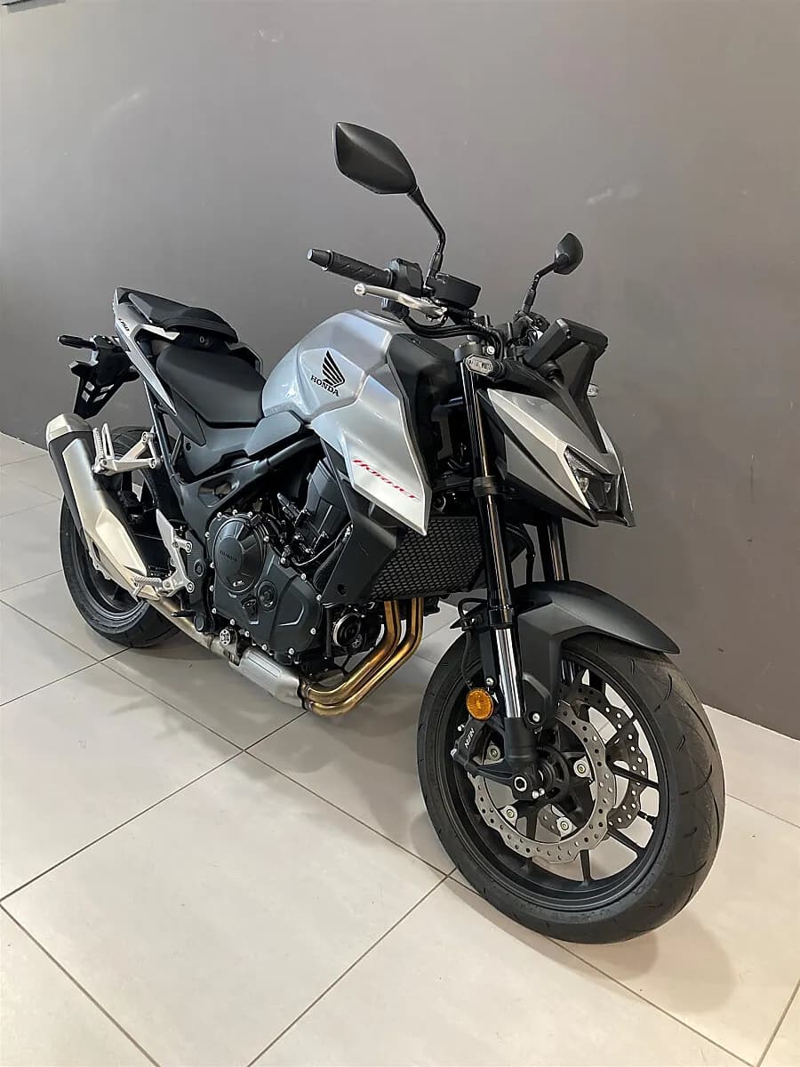 Honda CB – € 8.690, 0 km – Bild 1 von 23