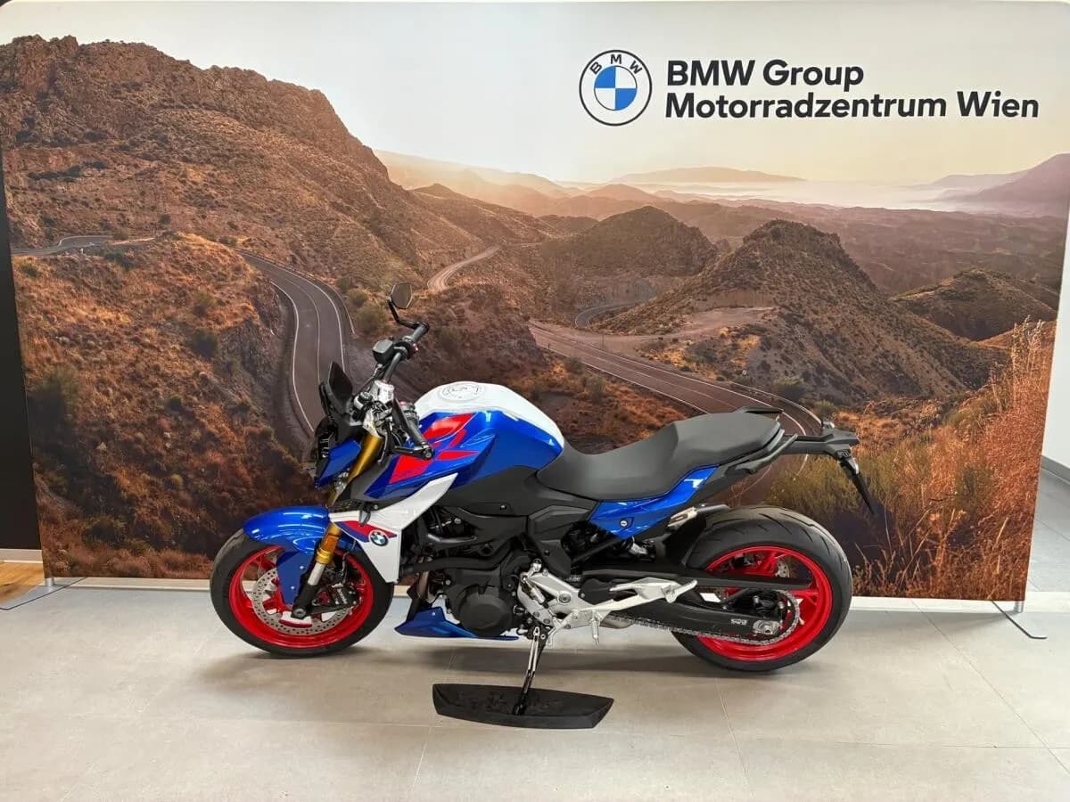 BMW F 900 R – € 10.589, 0 km – Bild 1 von 8