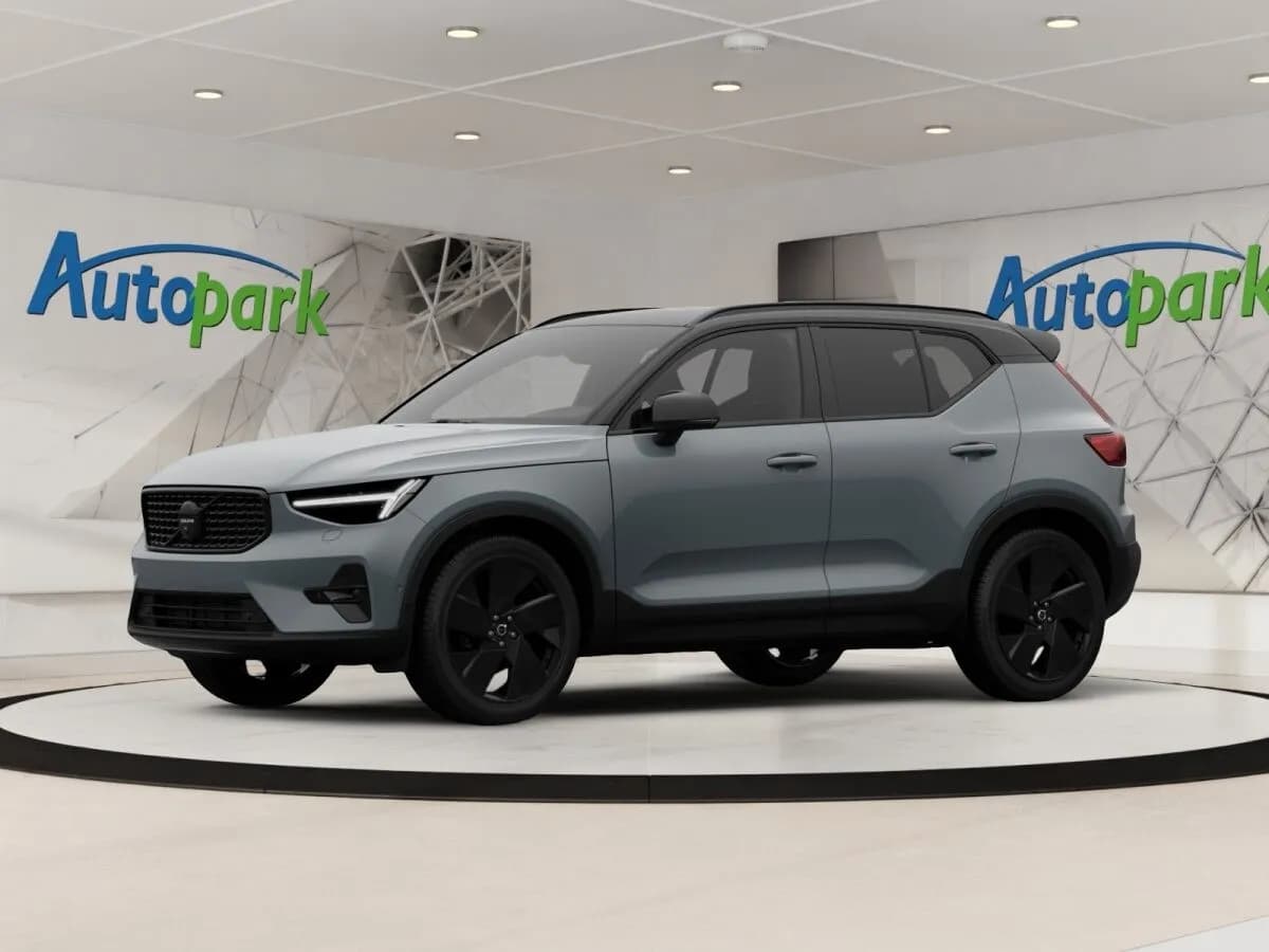 Volvo XC40 – € 43.590, 10 km – Bild 1 von 23
