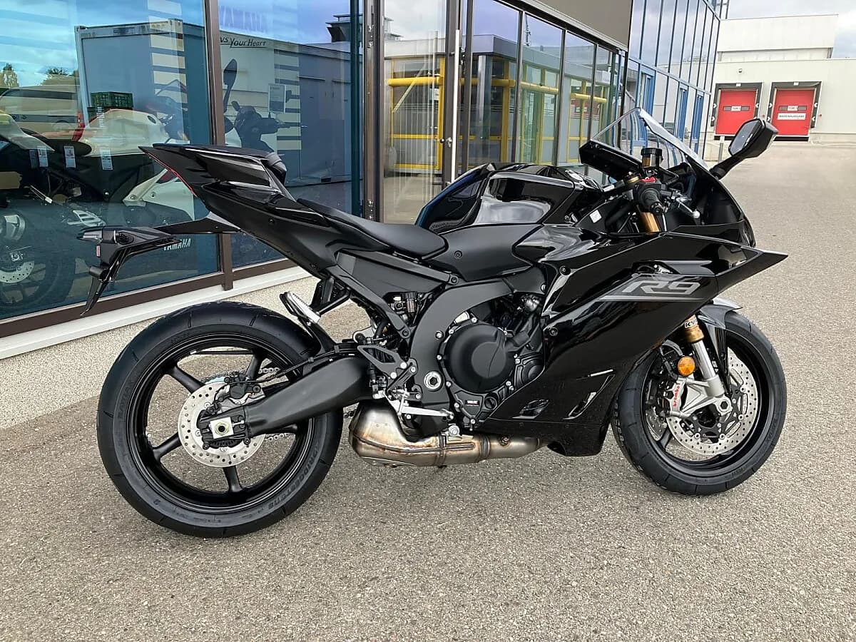 Yamaha YZF – € 15.699, 0 km – Bild 1 von 8