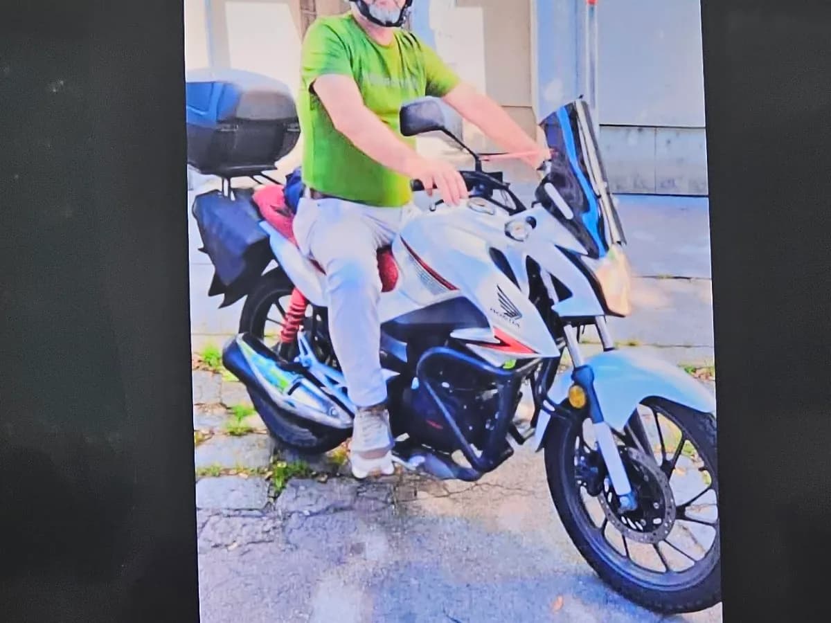 Honda CB 2017 – € 3.250, 11 000 km – Bild 1 von 2