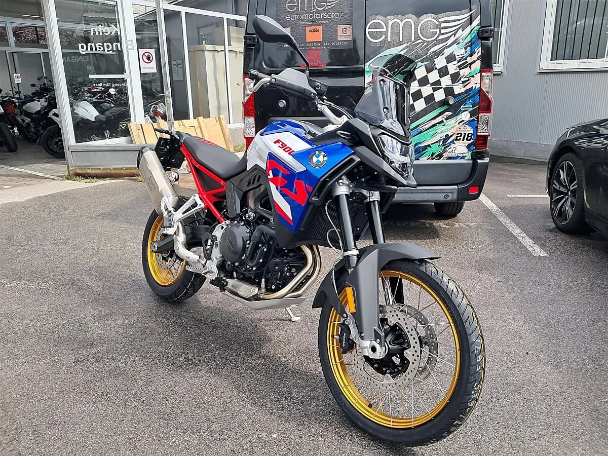 BMW F 900