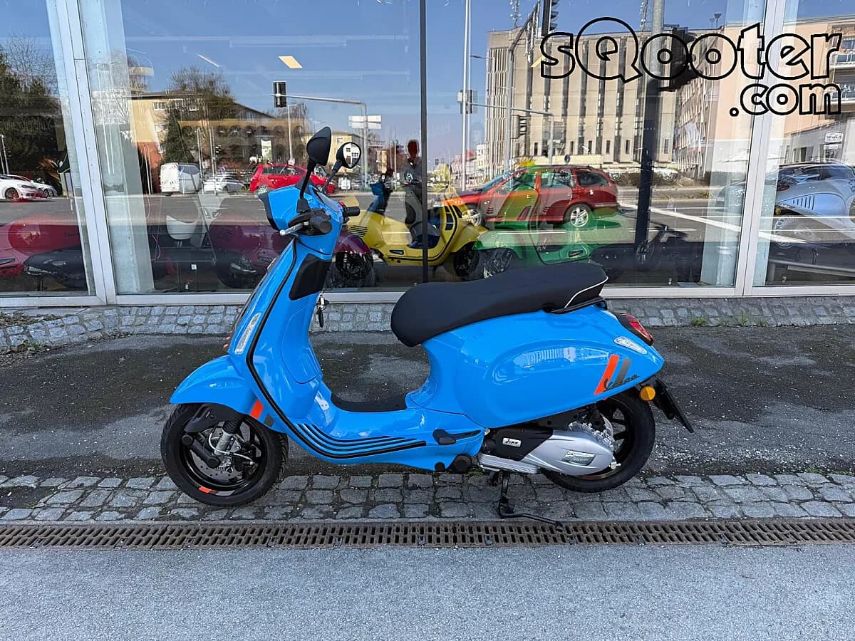 Vespa Sprint – € 4.799, 0 km – Bild 1 von 10