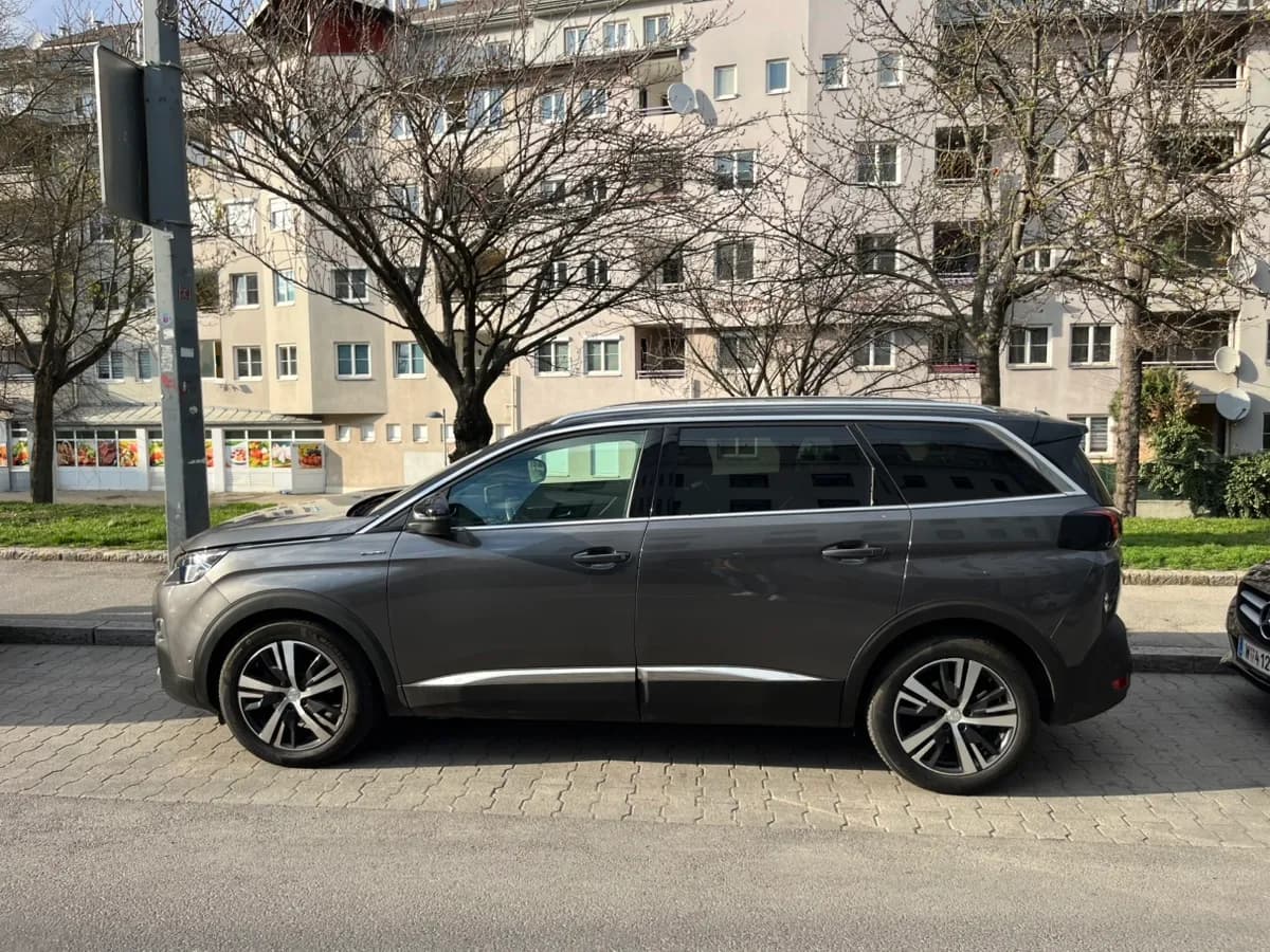 Peugeot 5008