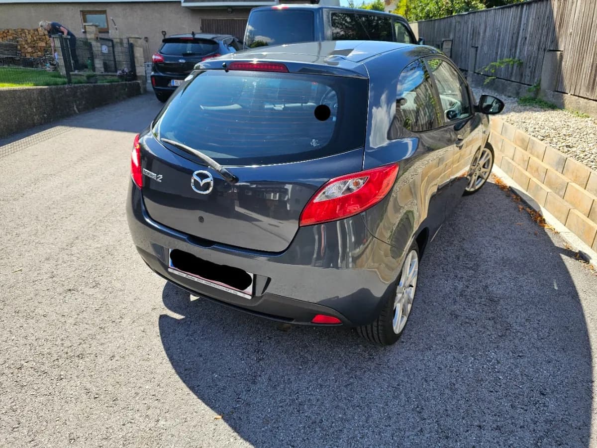 Mazda Mazda2 2009 – € 2.600, 168 100 km – Bild 1 von 6