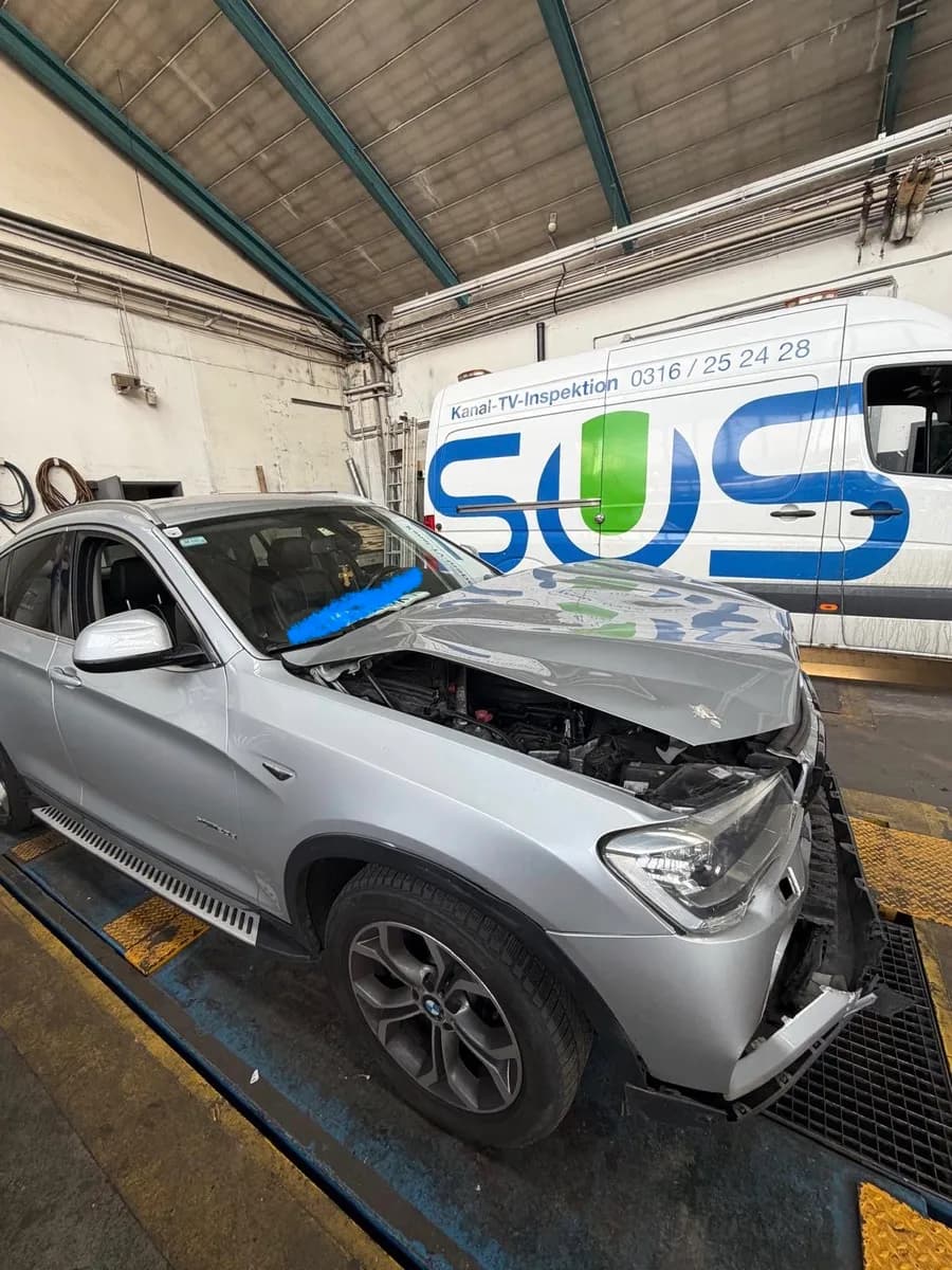 BMW X4 2016 – € 16.000, 240 000 km – Bild 1 von 5