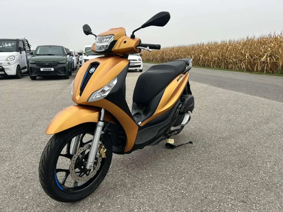 Piaggio Medley – € 3.990, 0 km – Bild 1 von 4