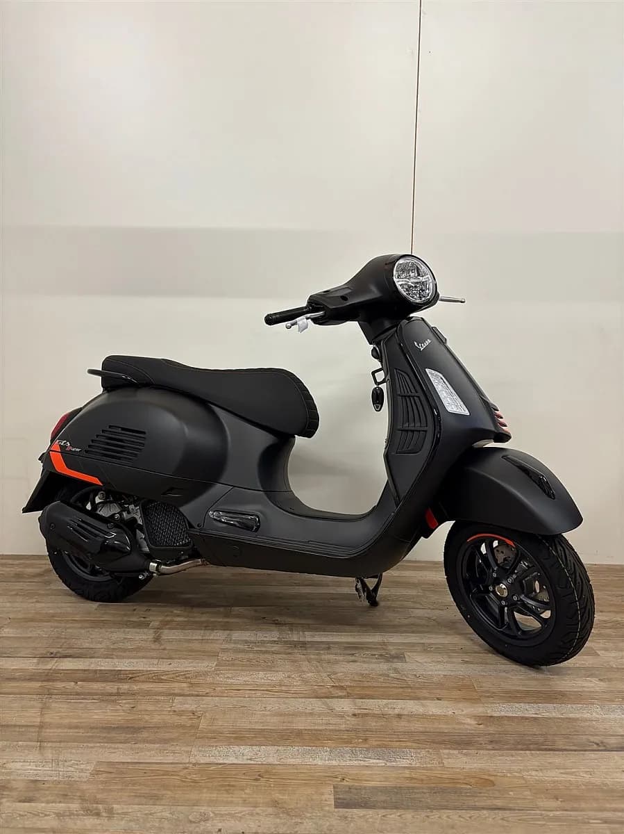Vespa GTS – € 6.899, 0 km – Bild 1 von 10