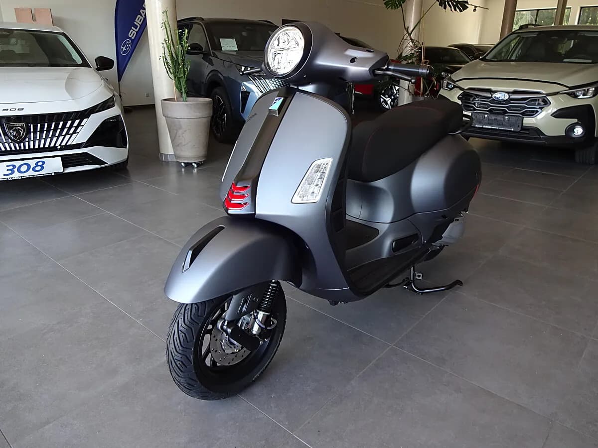 Vespa GTS – € 8.299, 0 km – Bild 1 von 6