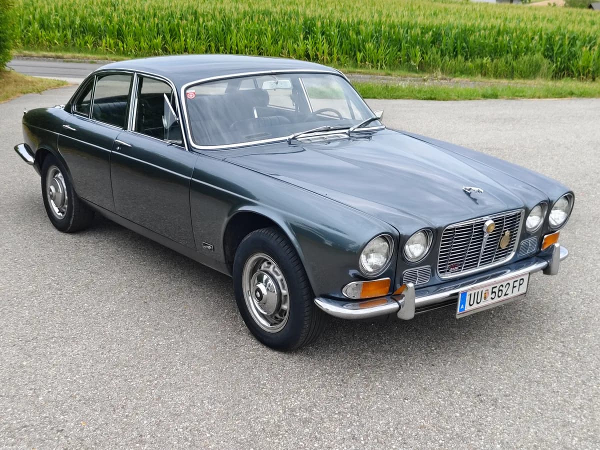 Jaguar XJ