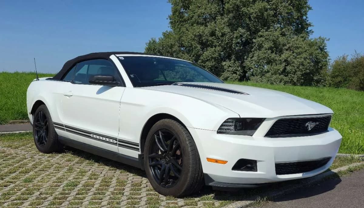 Ford Mustang 2010 – € 25.000, 93 585 km – Bild 1 von 9