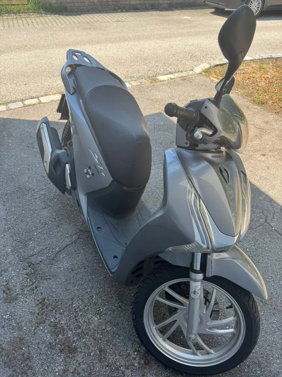 Honda SH