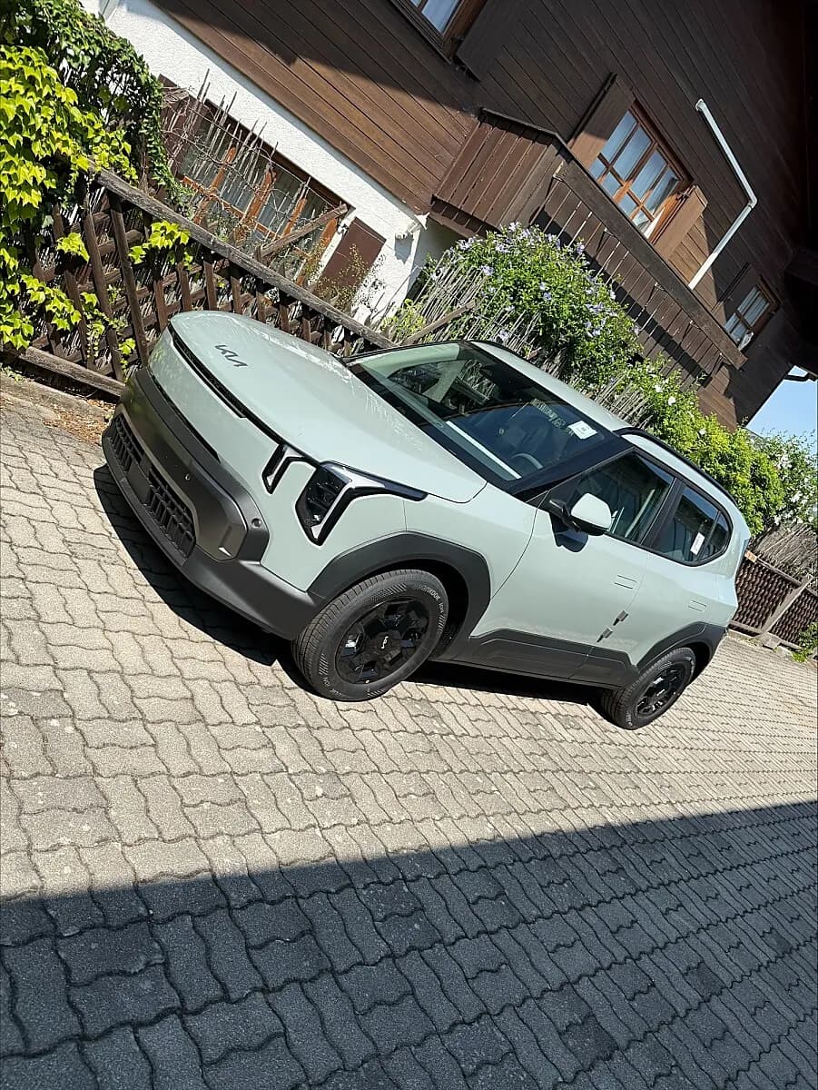 KIA EV2