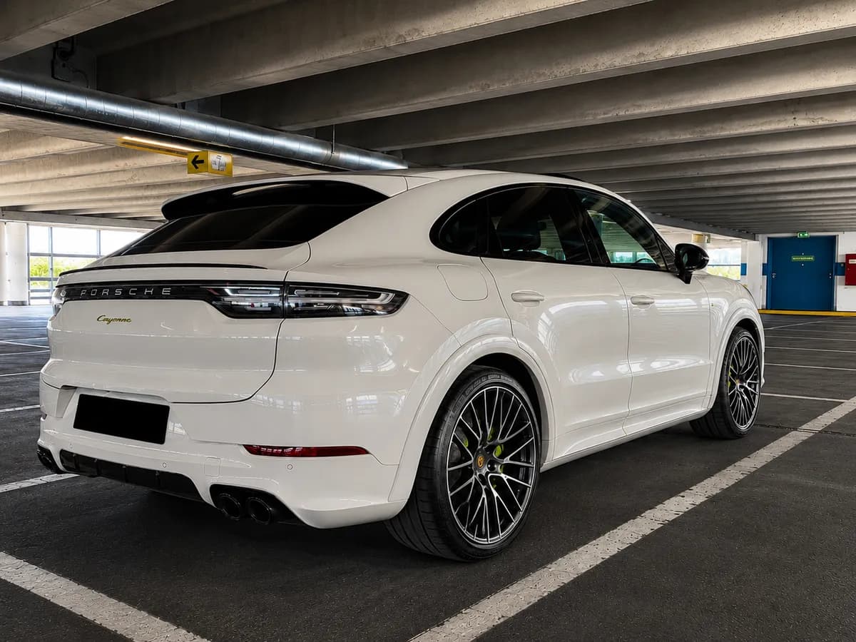 Porsche Cayenne 2022 – € 72.000, 110 000 km – Bild 1 von 5
