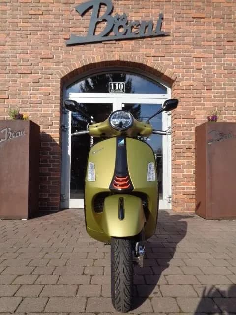 Vespa GTS – € 6.449, 0 km – Bild 1 von 6
