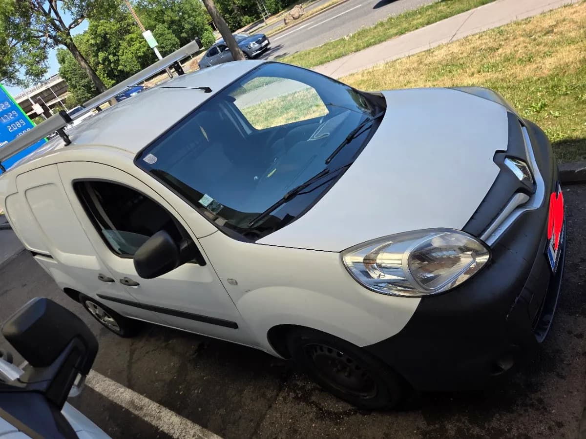 Renault Kangoo 2017 – € 8.900, 150 000 km – Bild 1 von 16