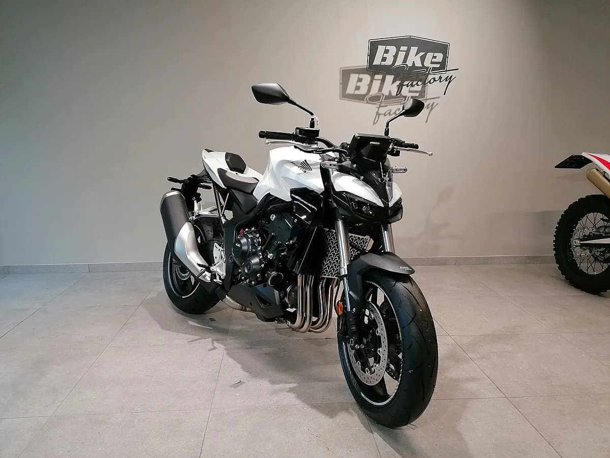 Honda CB – € 12.790, 0 km – Bild 1 von 10