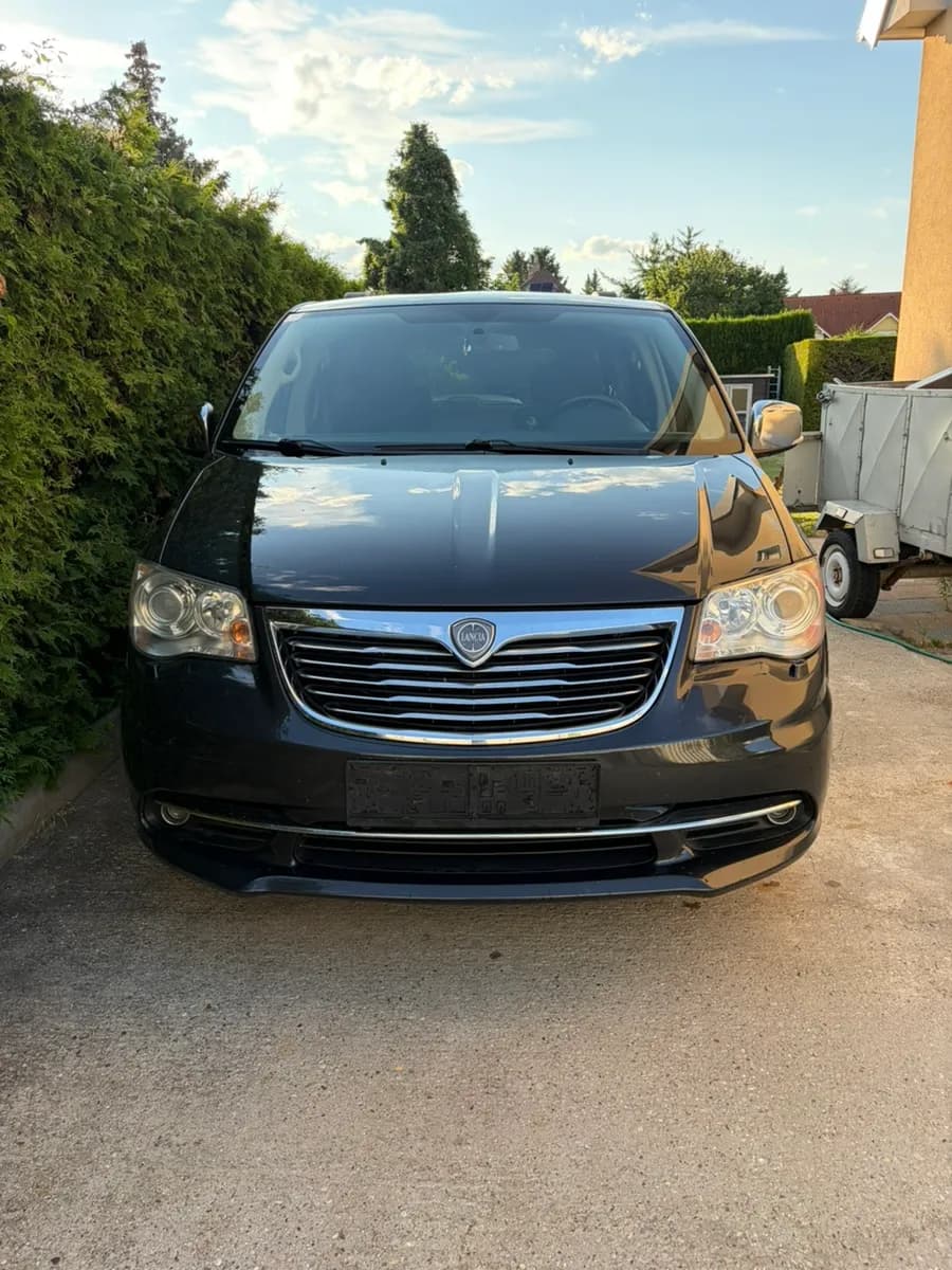 Lancia Voyager