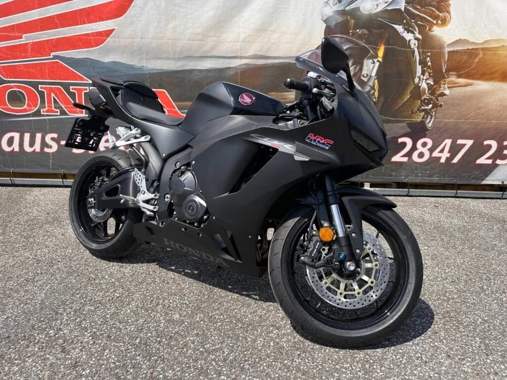 Honda CBR – € 13.790, 1 km – Bild 1 von 7