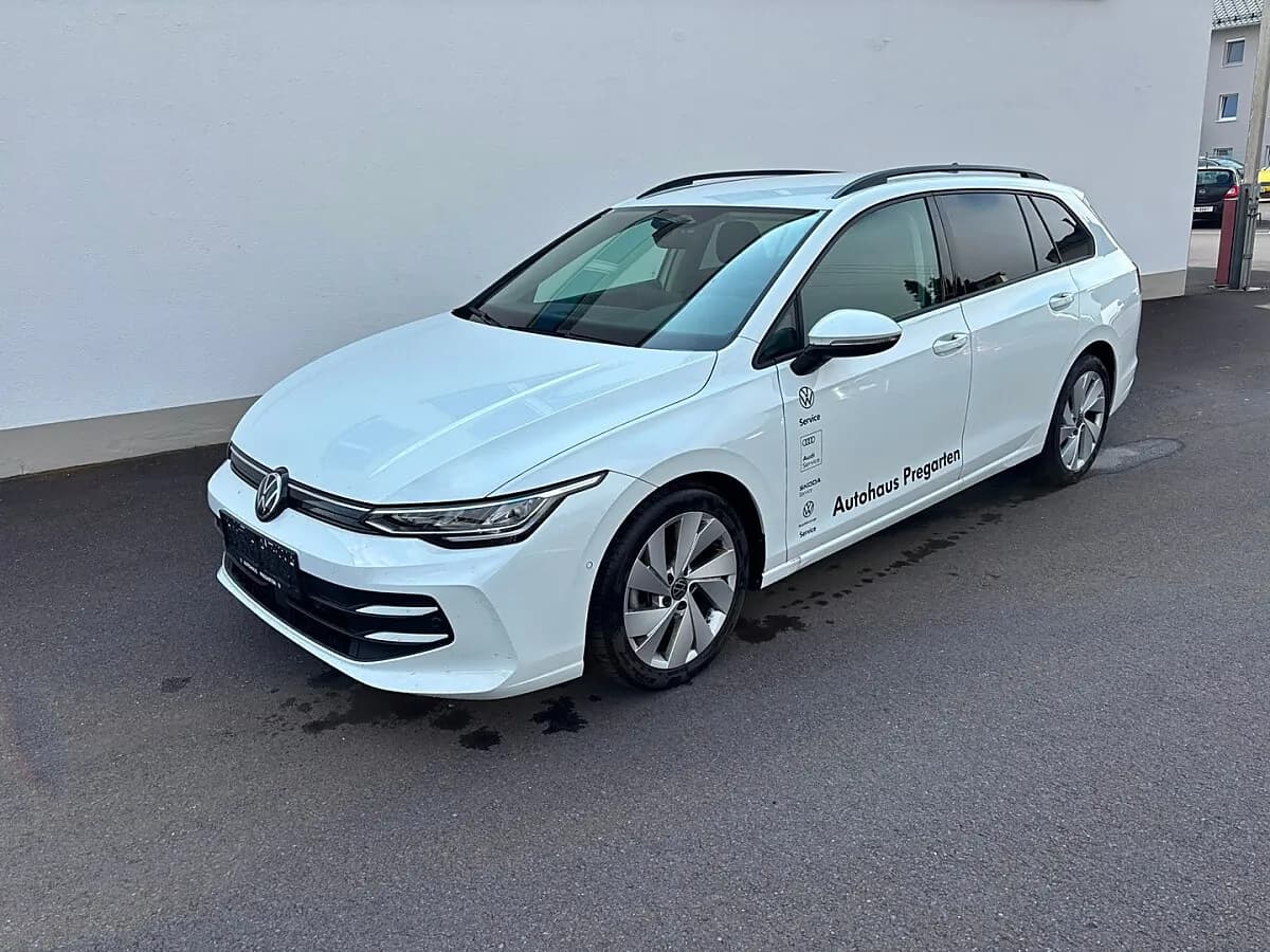 VW Golf 2026 – € 28.000, 10 km – Bild 1 von 15
