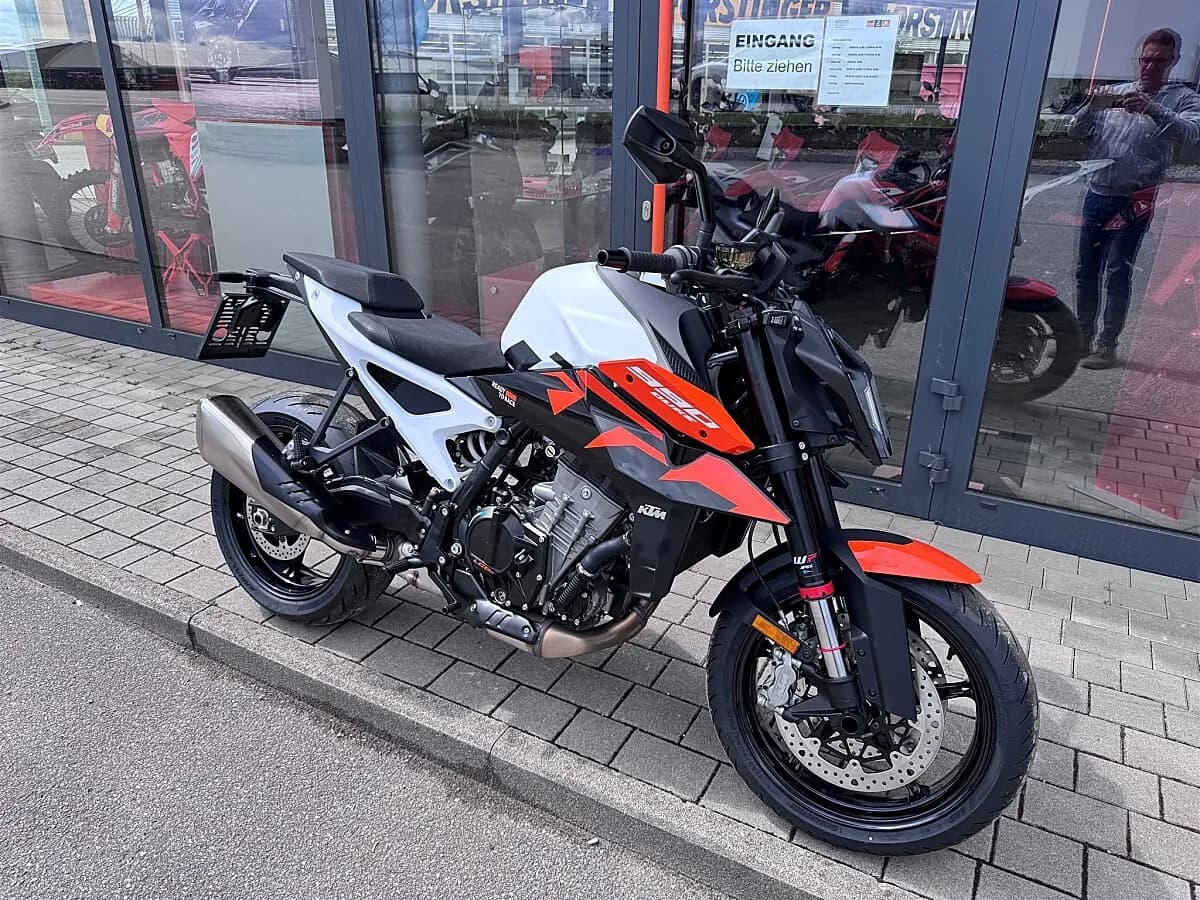 KTM 990