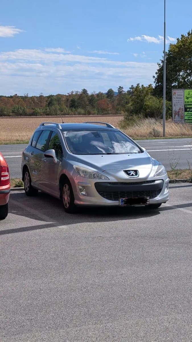 Peugeot 308 2009 – € 2.800, 240 000 km – Bild 1 von 4