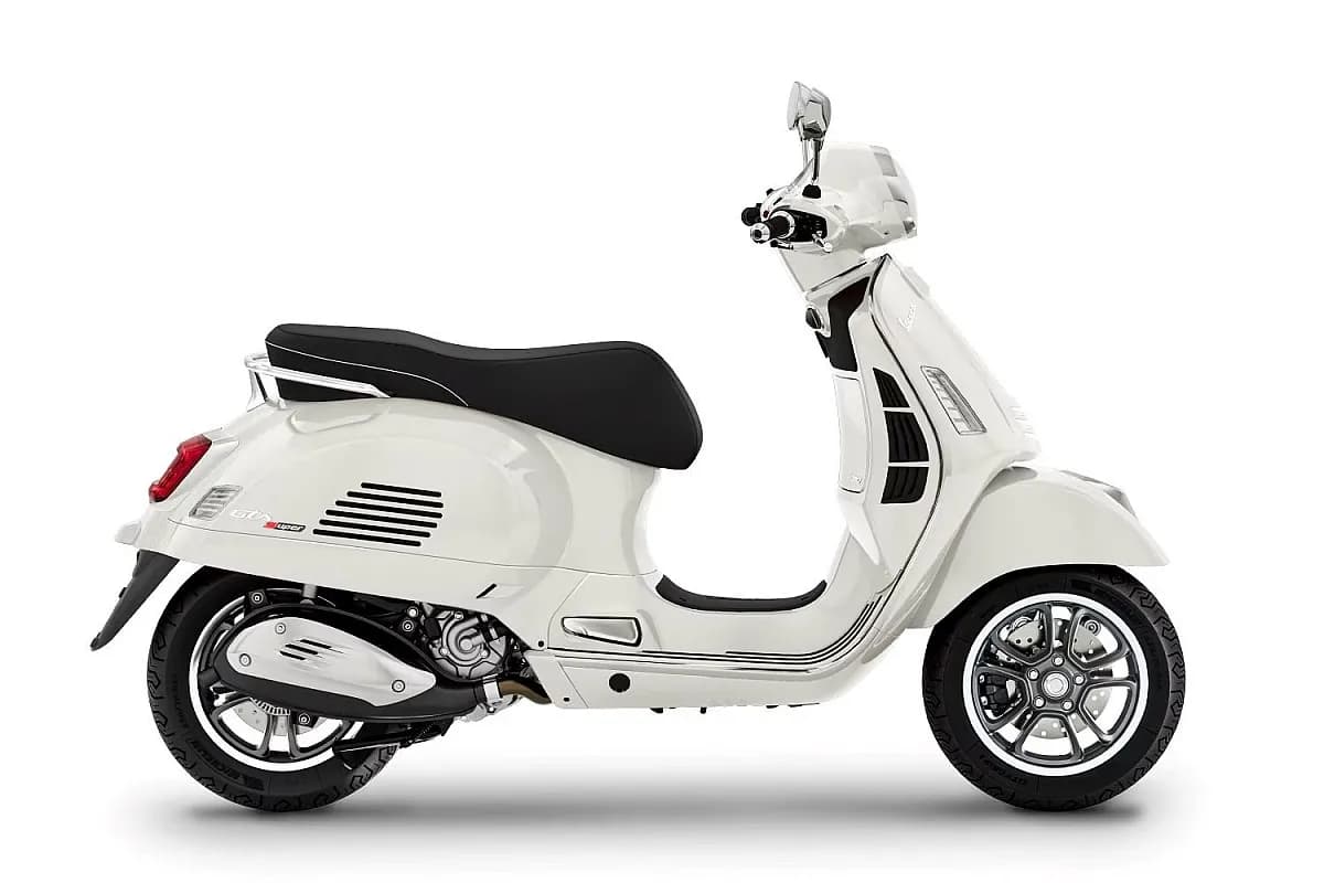 Vespa GTS – € 7.499, 0 km – Bild 1 von 9