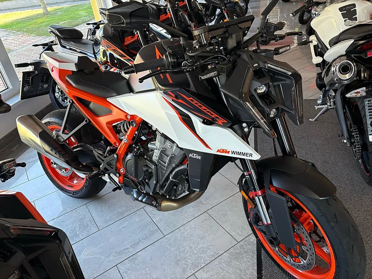KTM 990