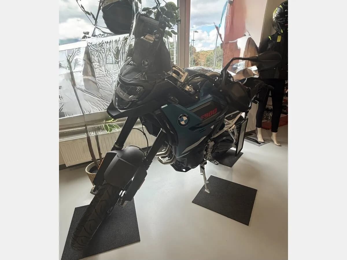 BMW F 900