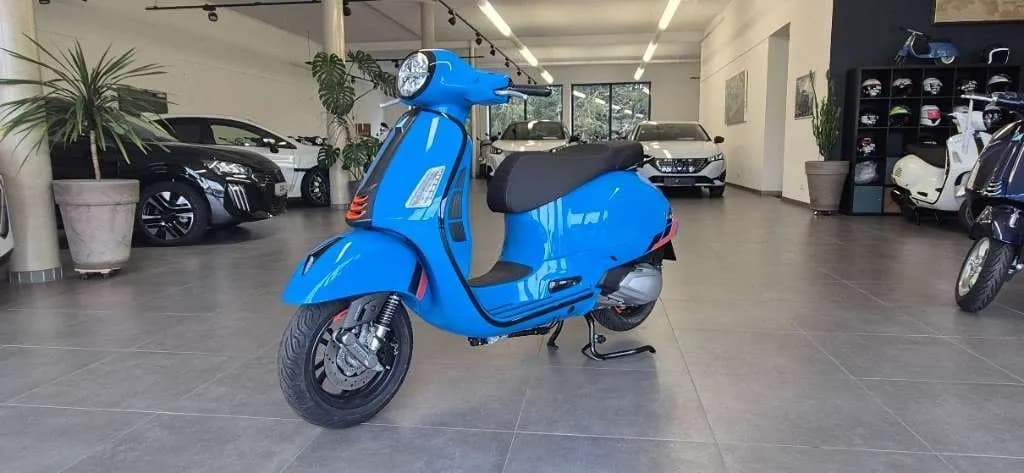 Vespa GTS – € 7.549, 0 km – Bild 1 von 6