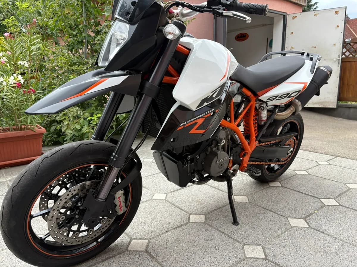 KTM 990