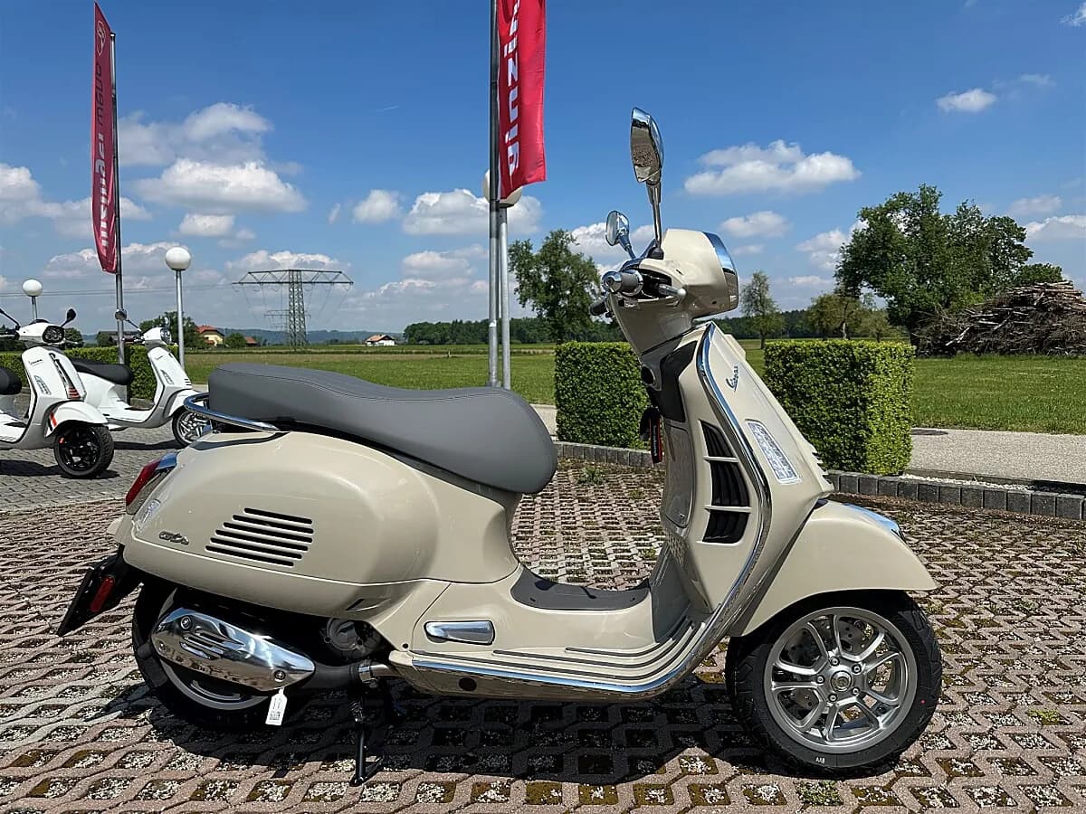 Vespa GTS – € 6.999, 0 km – Bild 1 von 6
