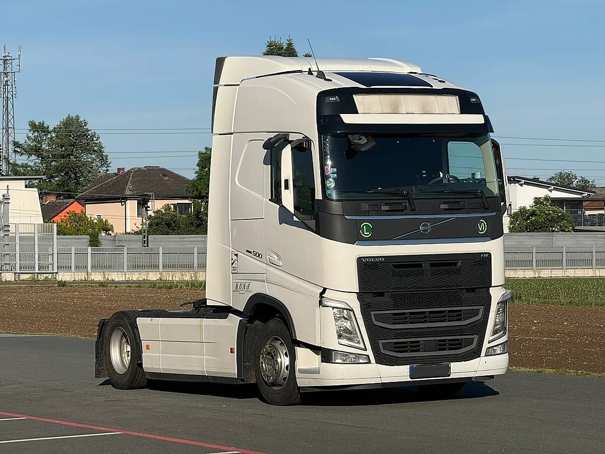 Volvo FH 2018 – € 35.880, 1 200 000 km – Bild 1 von 35