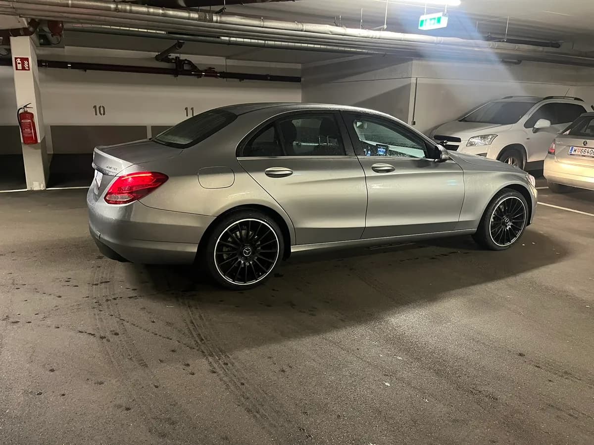 Mercedes-Benz C-Klasse 2014 – € 17.990, 145 000 km – Bild 1 von 8