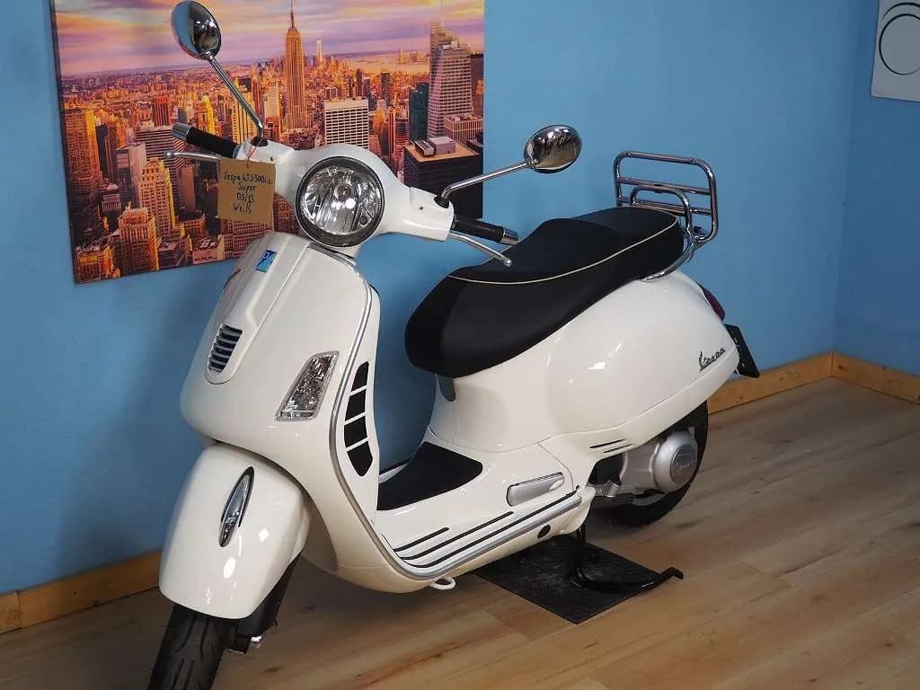 Vespa GTS