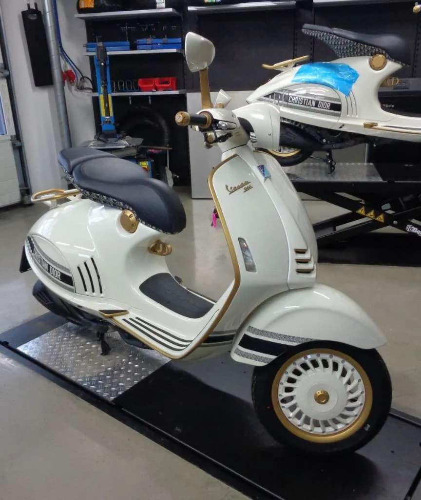 Vespa Sonstige – € 39.900, 0 km – Bild 1 von 9