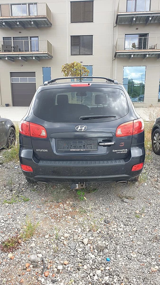 Hyundai Santa Fe 2008 – € 1.000, 330 000 km – Bild 1 von 9