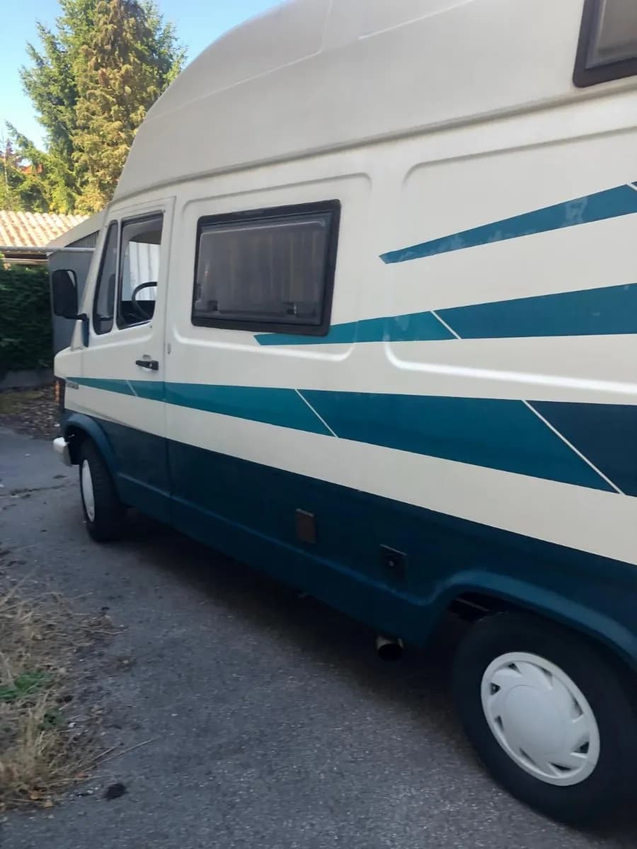 Mercedes-Benz Oldtimer -Bus, Topausstattung, Diesel