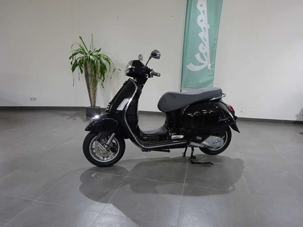 Vespa GTS – € 6.399, 0 km – Bild 1 von 7