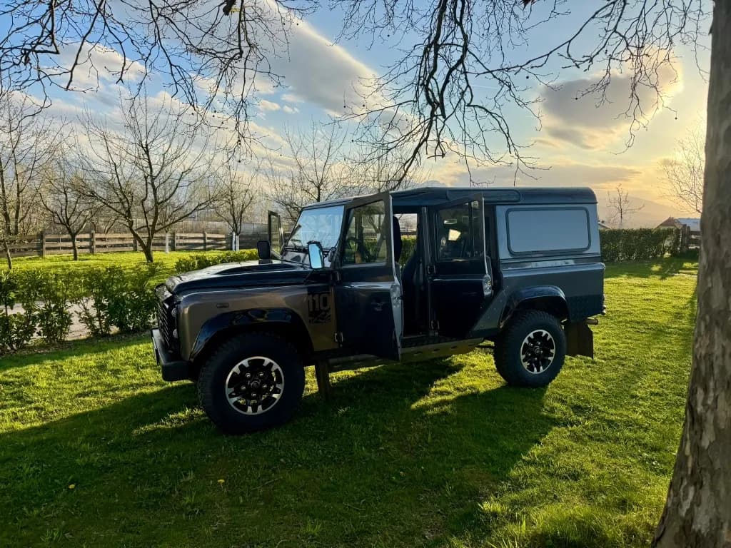 Land Rover Defender
